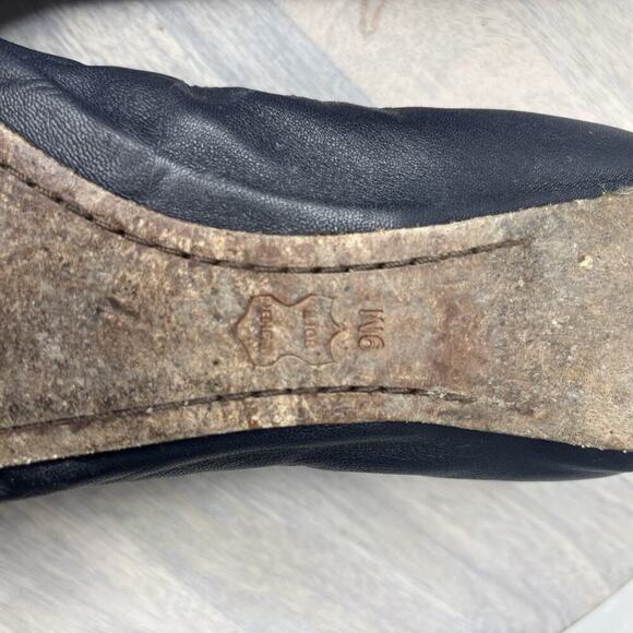 Tory Burch Slip On Navy Shoes 9M - Picture 8 of 8